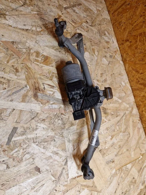 Front wiper linkage and motor 9673222580