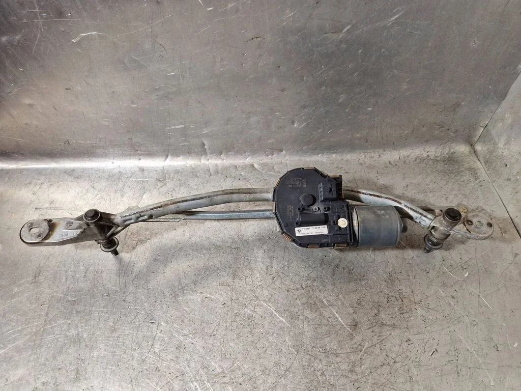 Front wiper linkage and motor – BMW 5 Series F10 F11 (2009-2016)