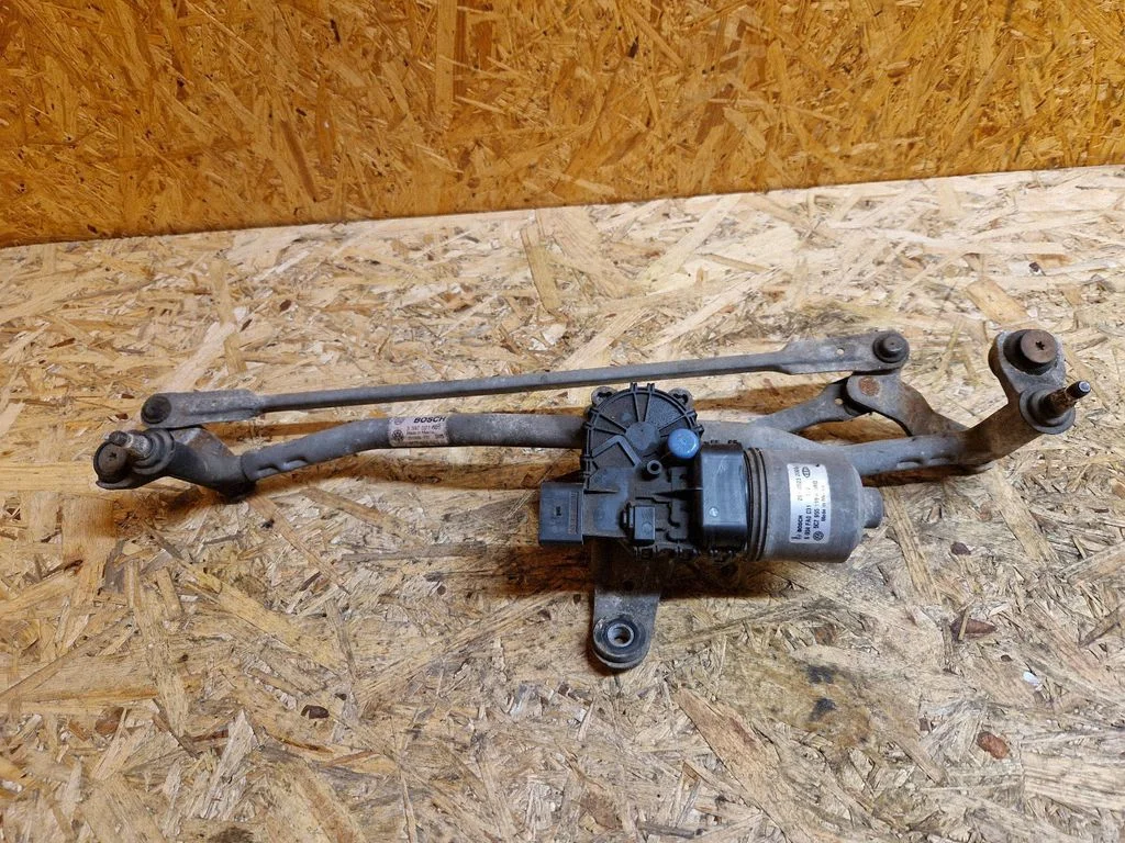 Front wiper linkage and motor – Volkswagen Jetta VI (2011-2018)