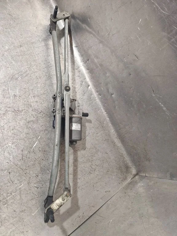 Front wiper linkage and motor 9804398