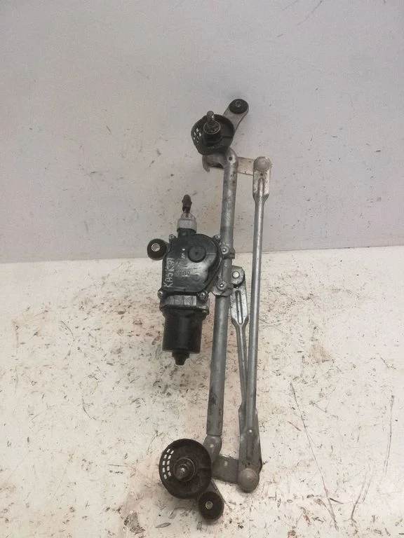 Front wiper linkage and motor – Nissan Qashqai (2014-2016)