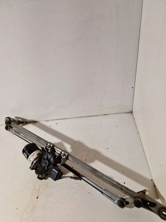 Front wiper linkage and motor 95012130