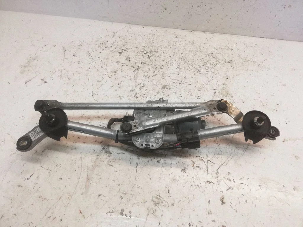 Front wiper linkage and motor – Toyota Avensis T270 (2012-2015)