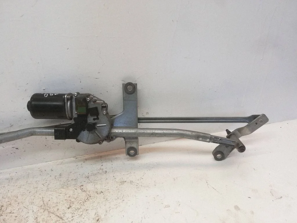 Front wiper linkage and motor – Mercedes-Benz Vito Viano W639 (2003-2014)