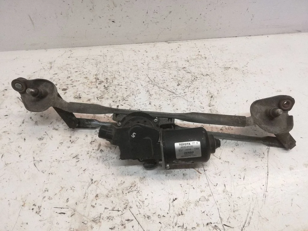Front wiper linkage and motor – Toyota Corolla Verso AR10 (2004-2009)