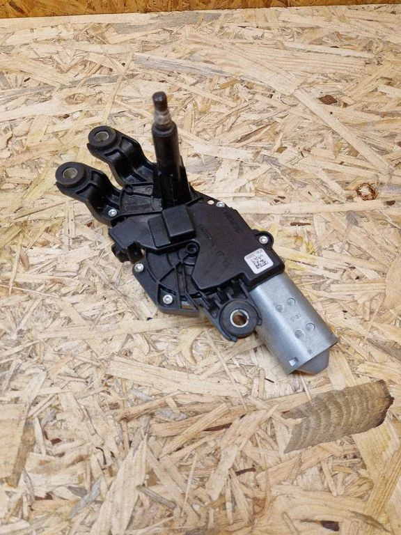 Rear window wiper motor – Ford Fiesta (2017-)