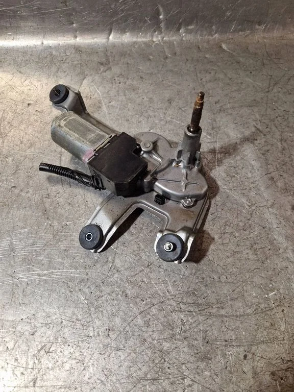 Rear window wiper motor – Toyota Corolla Verso E121 (2004-2007)