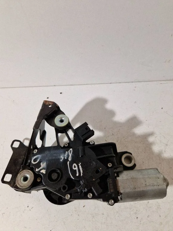 Rear window wiper motor – BMW 3 Series E90 E91 (2005-2012)