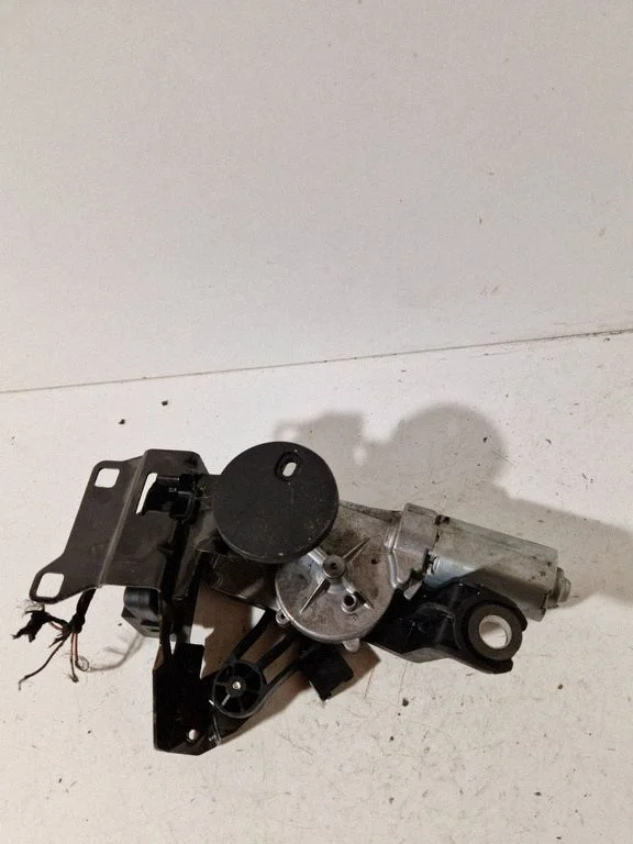 Rear window wiper motor – BMW 5 Series E60 E61 (2004-2010)