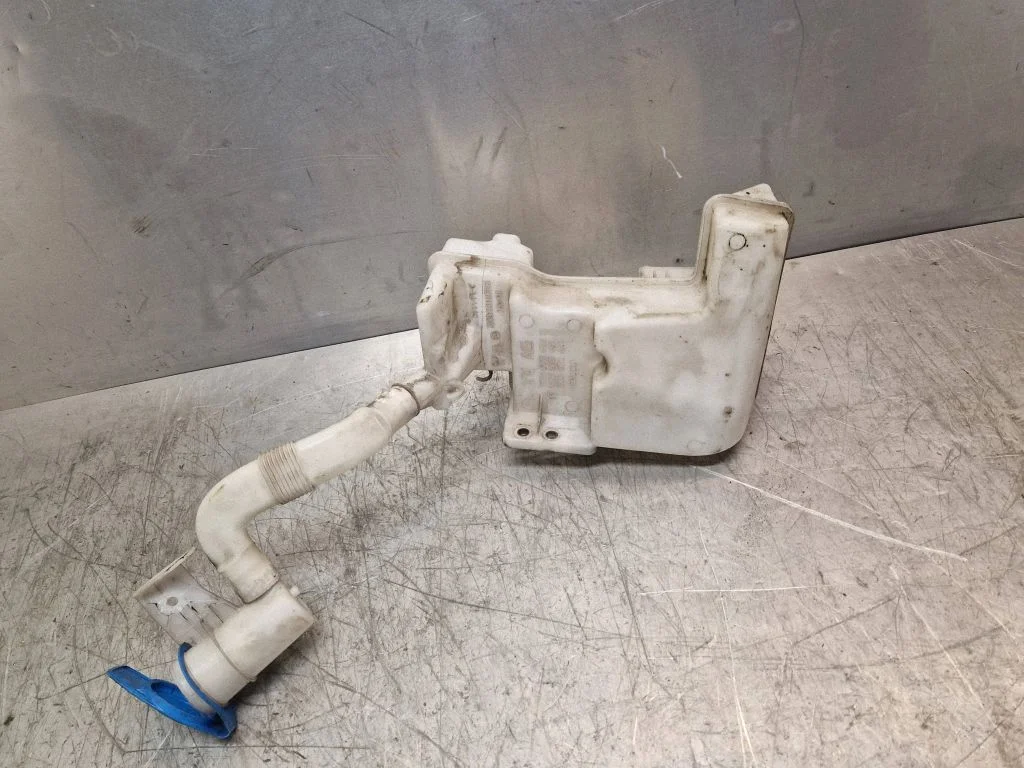 Windshield washer fluid reservoir/tank – Volkswagen Jetta VI (2011-2018)