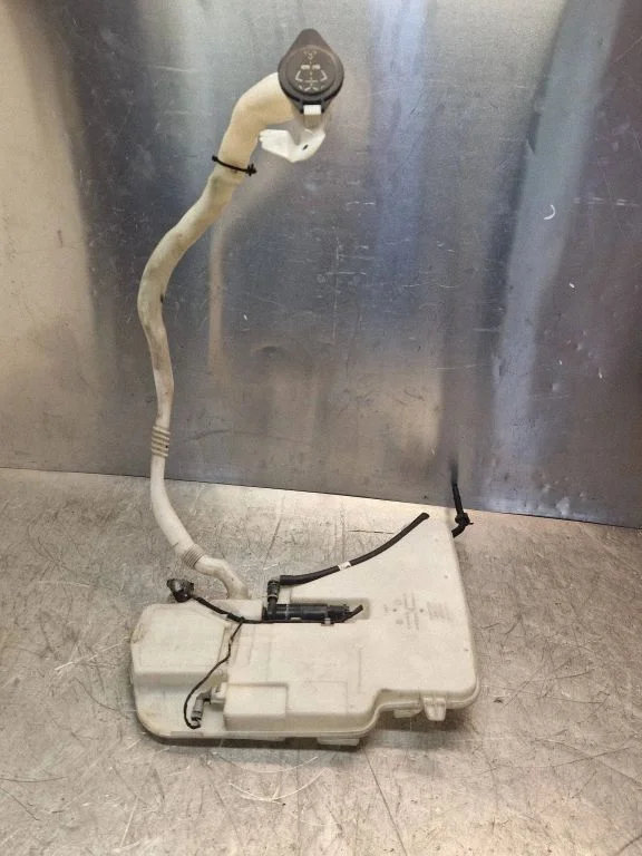 Windshield washer fluid reservoir/tank 7269664