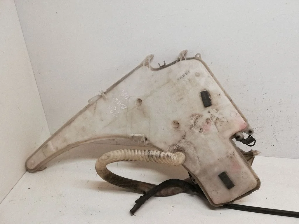 Windshield washer fluid reservoir/tank – BMW 1 Series E82 E88 (2007-2014)