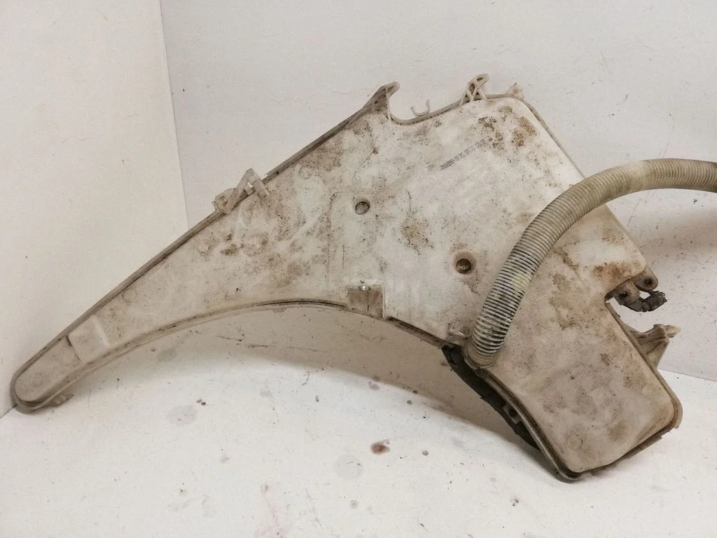 Windshield washer fluid reservoir/tank 706899818