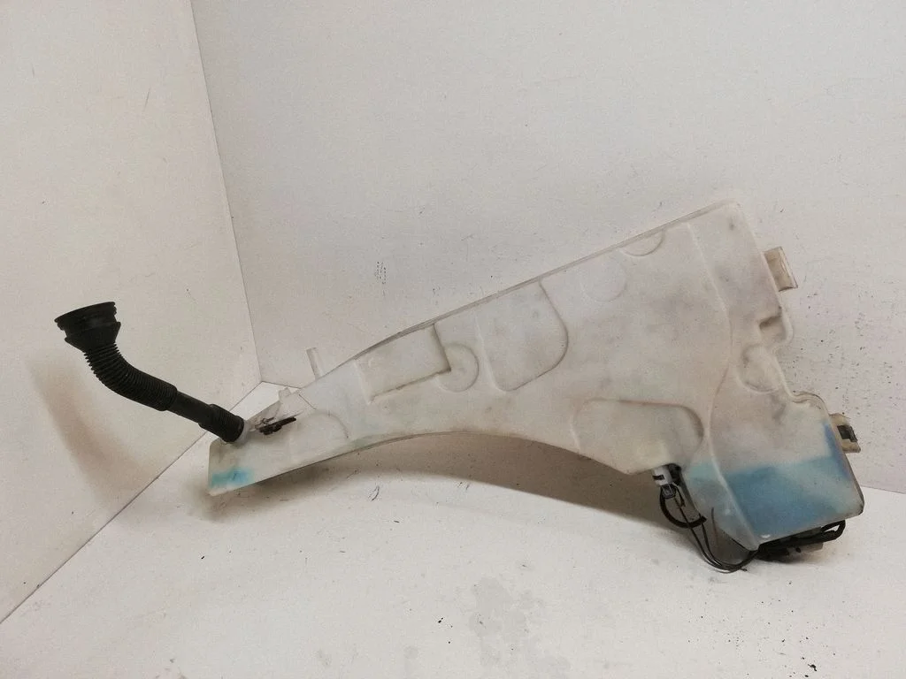 Windshield washer fluid reservoir/tank – BMW X6 E71 (2008-2014)