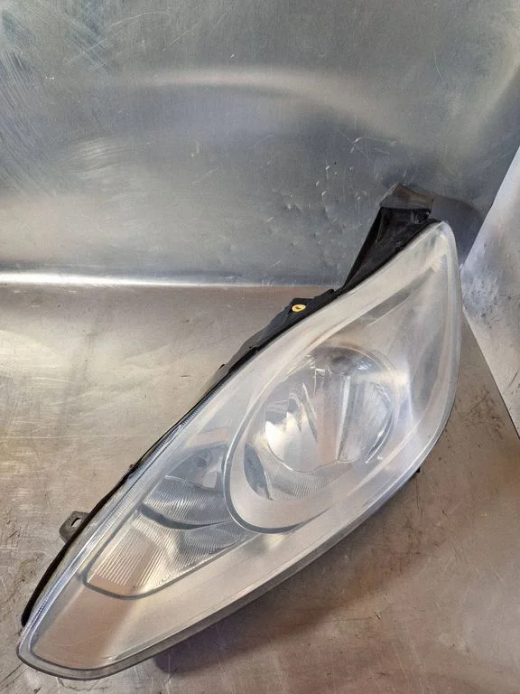 Headlight/headlamp – Ford Focus (2010-2017)