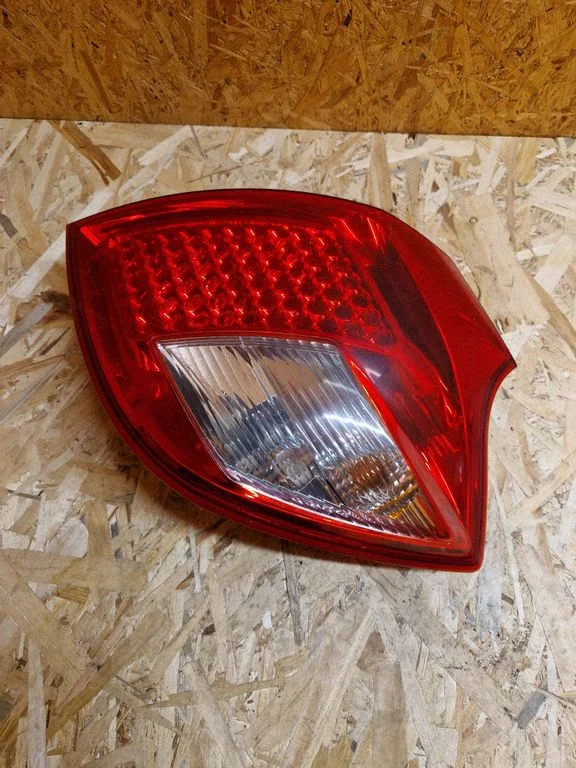 Rear/tail lights 924021H0