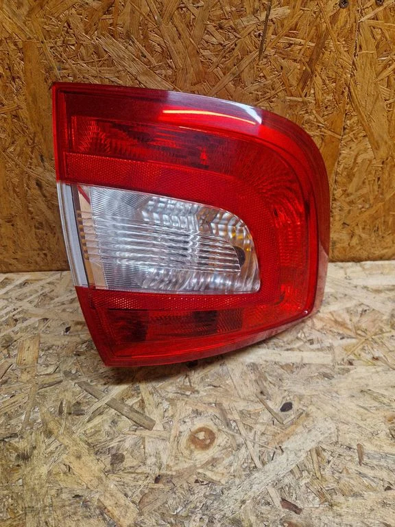 Rear/tail lights – Skoda Rapid (NH) (2012-2019)