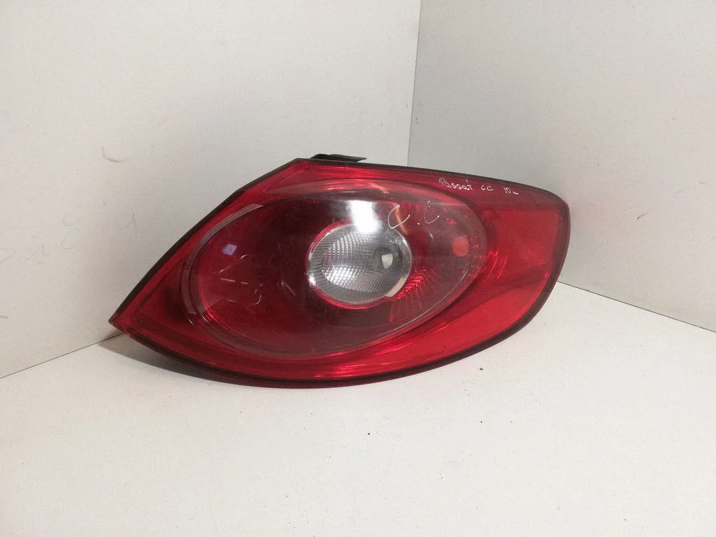 Lampa tylna w błotniku 3C8945096D