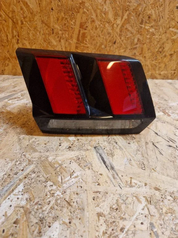 Tailgate rear/tail lights 9810477880