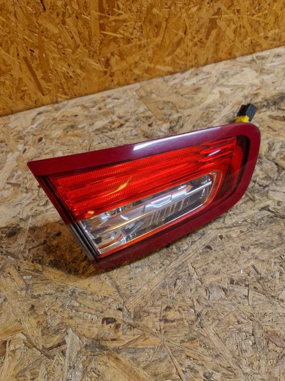 Tailgate rear/tail lights 9803168080