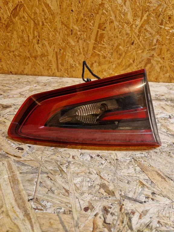 Tailgate rear/tail lights EM2B13A603BG