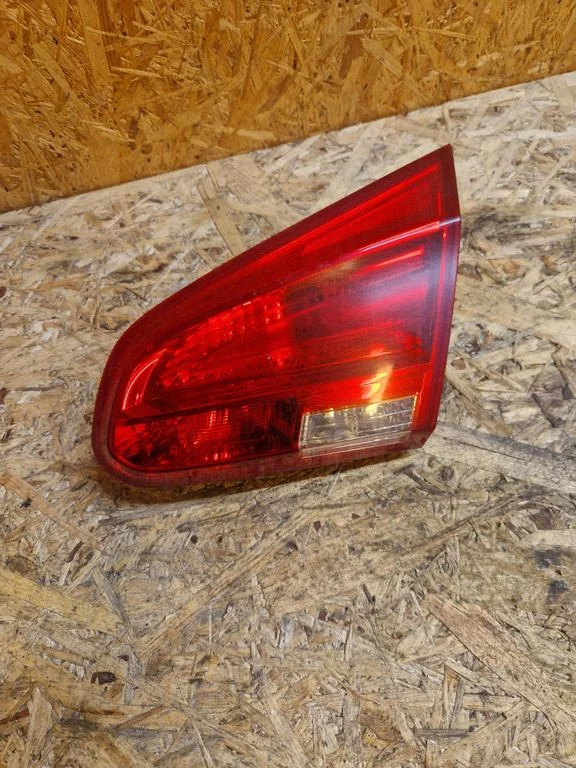 Tailgate rear/tail lights 92404A20