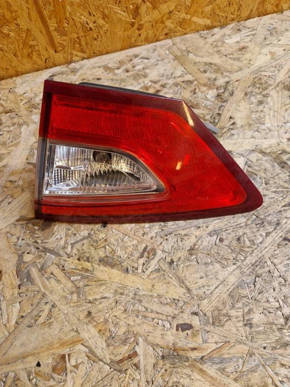 Tailgate rear/tail lights DS7313A602A