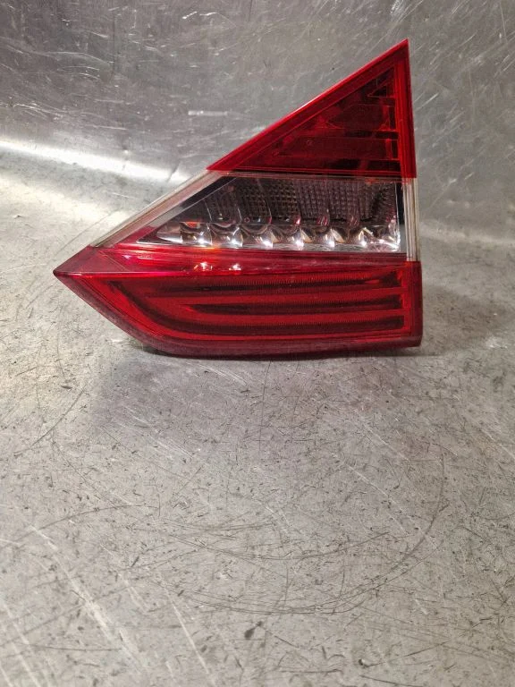 Tailgate rear/tail lights 3T5945093A
