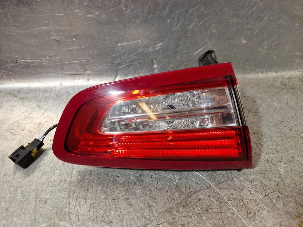 Tailgate rear/tail lights 9803168080