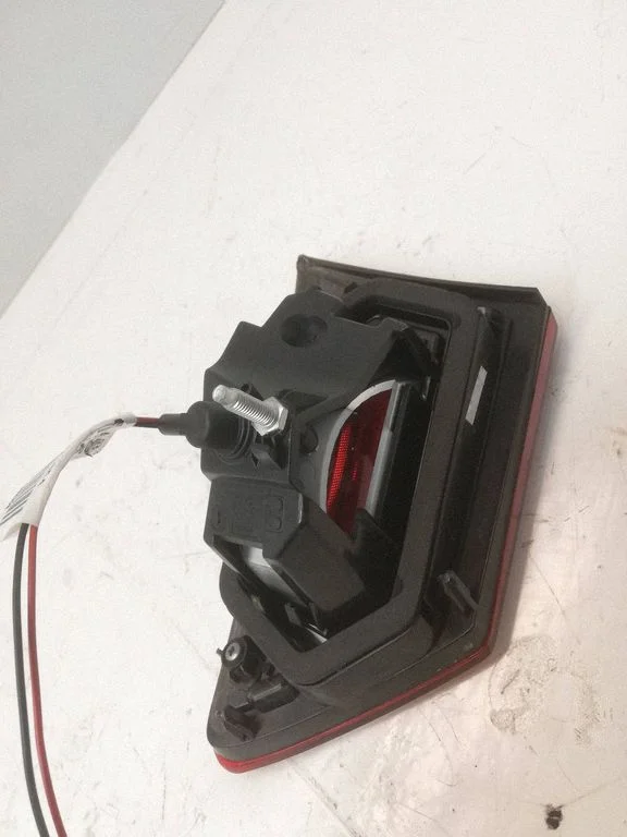 Lampa tylna w klapie 265552424R