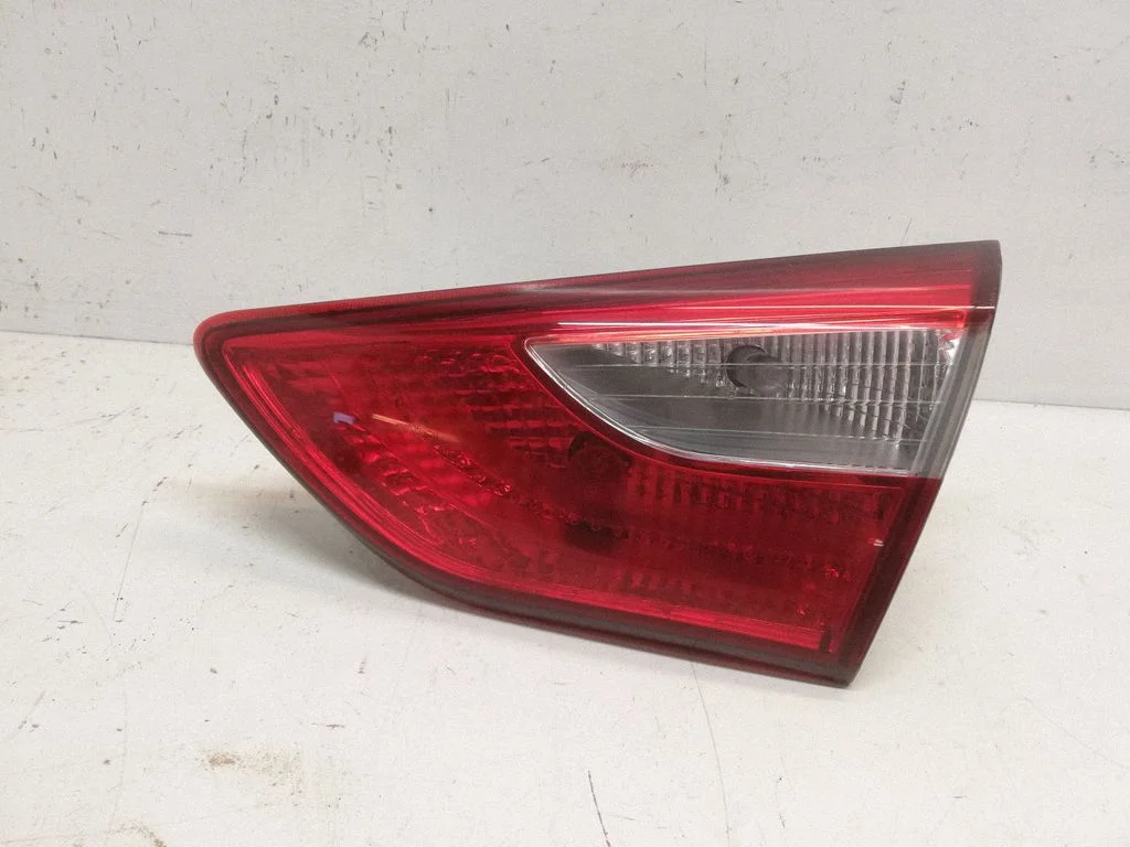 Tailgate rear/tail lights 92404A50
