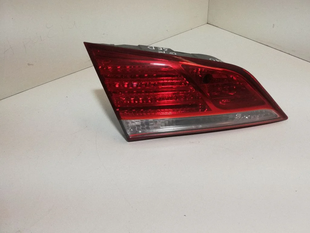 Tailgate rear/tail lights 924033Z3