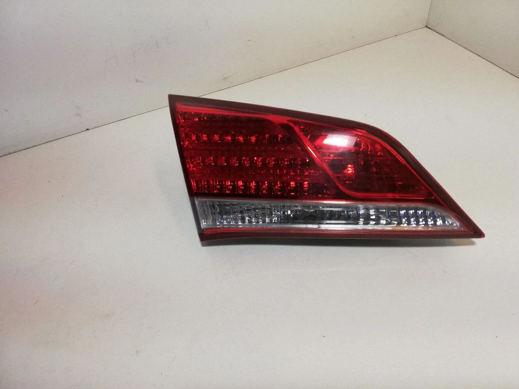 Tailgate rear/tail lights 924033Z3