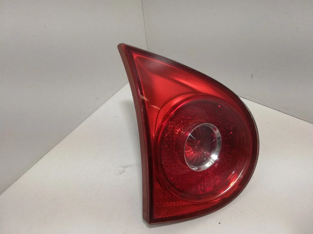 Lampa tylna w klapie 1K6945107C