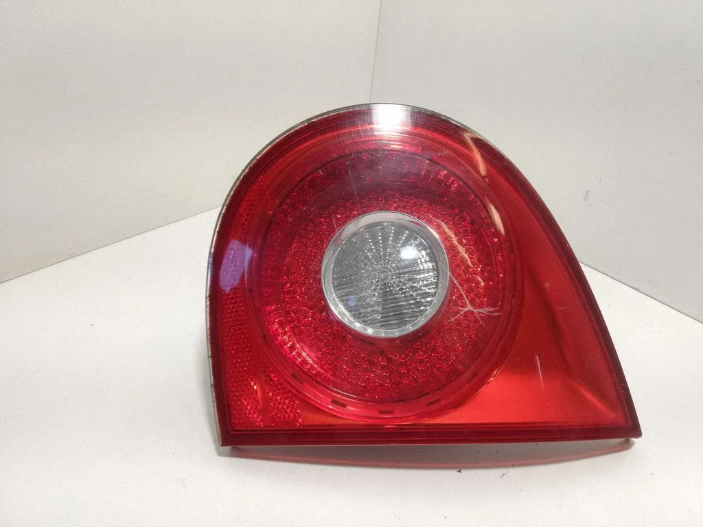 Lampa tylna w klapie 1K6945094J