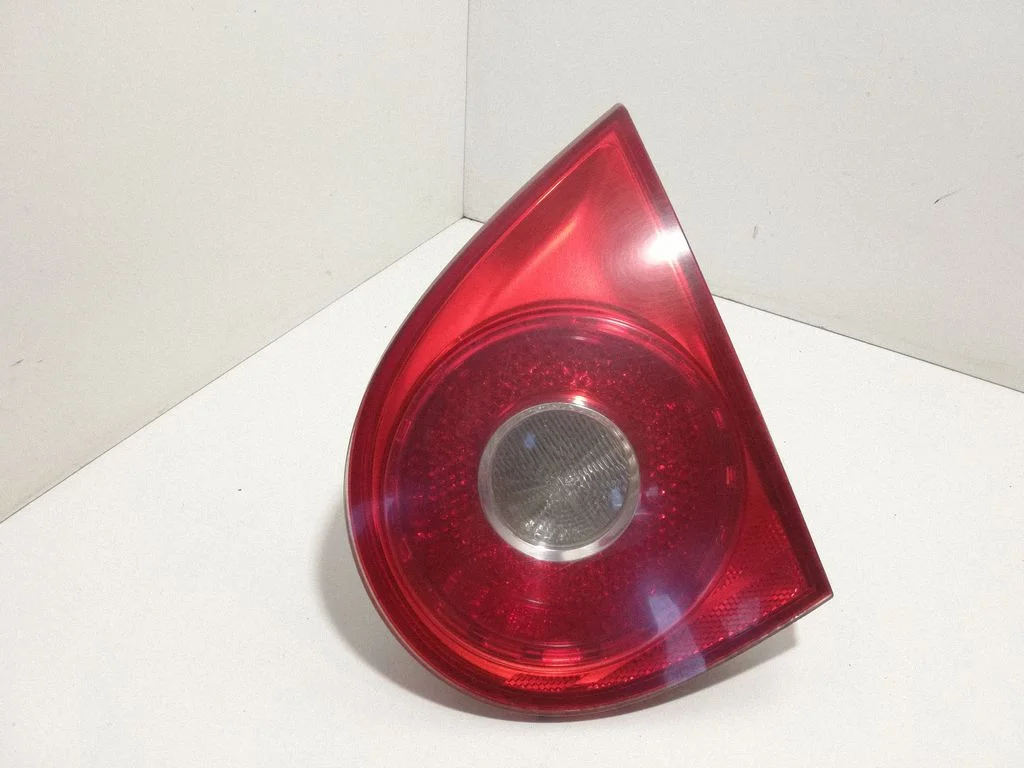 Lampa tylna w klapie 1K6945094G