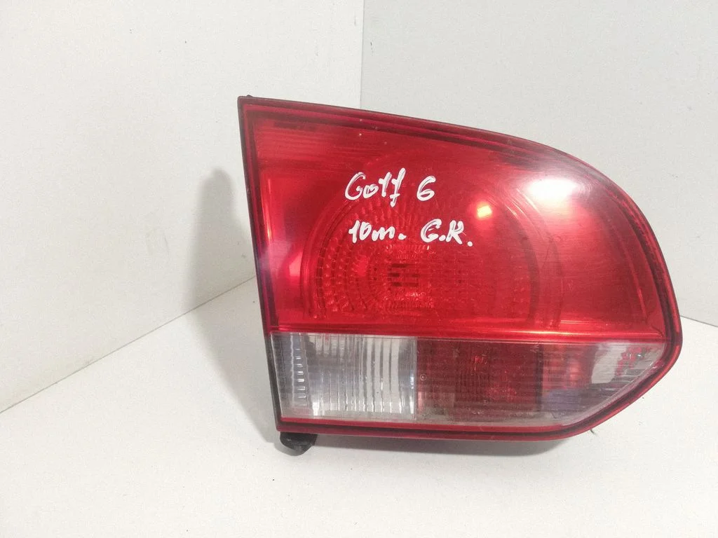 Lampa tylna w klapie 5K0945107