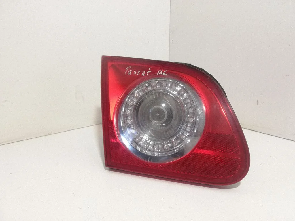 Lampa tylna w klapie 3C5945093F