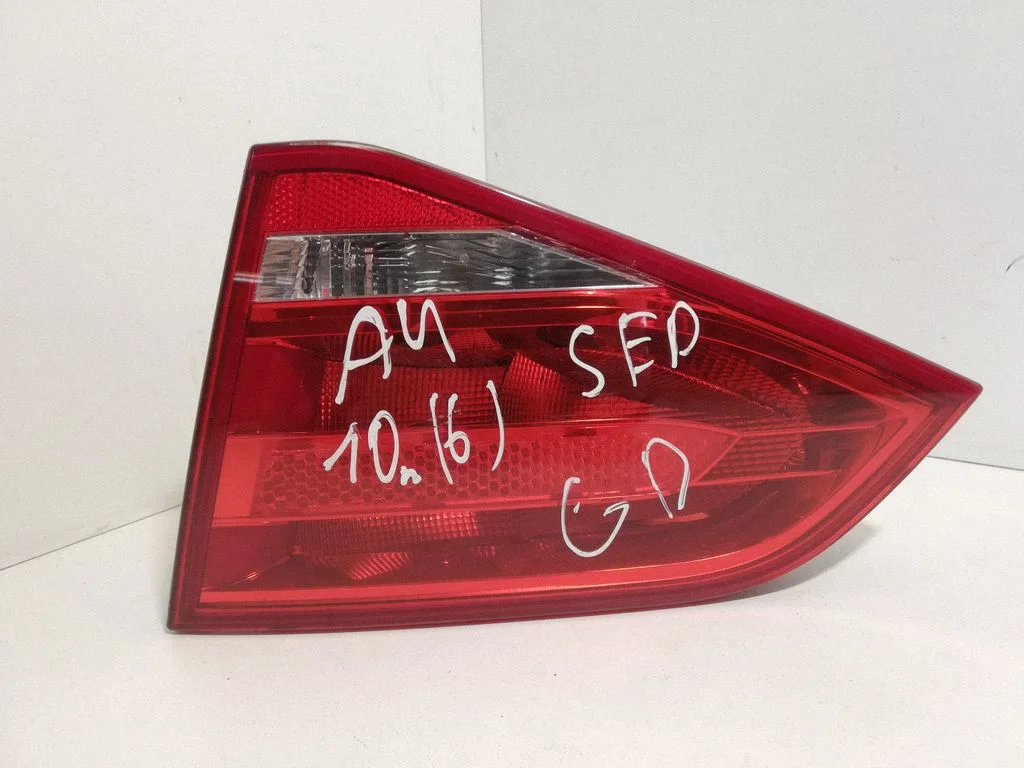 Tailgate rear/tail lights – Audi A4 Allroad B8 (2008-2016)