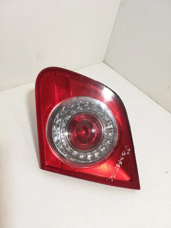 Lampa tylna w klapie 3C5945094F