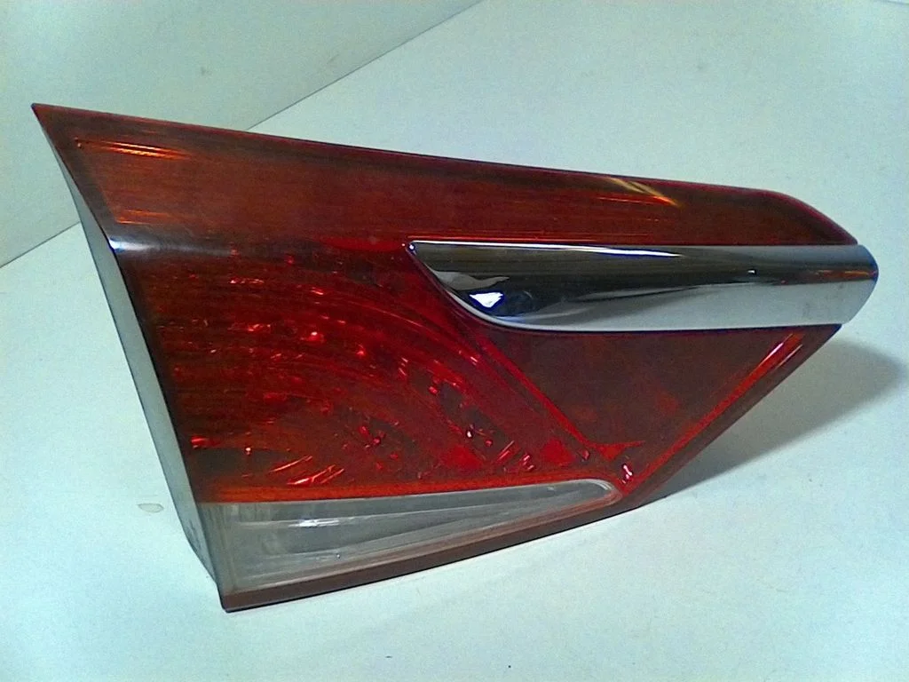 Tailgate rear/tail lights 924033Z001