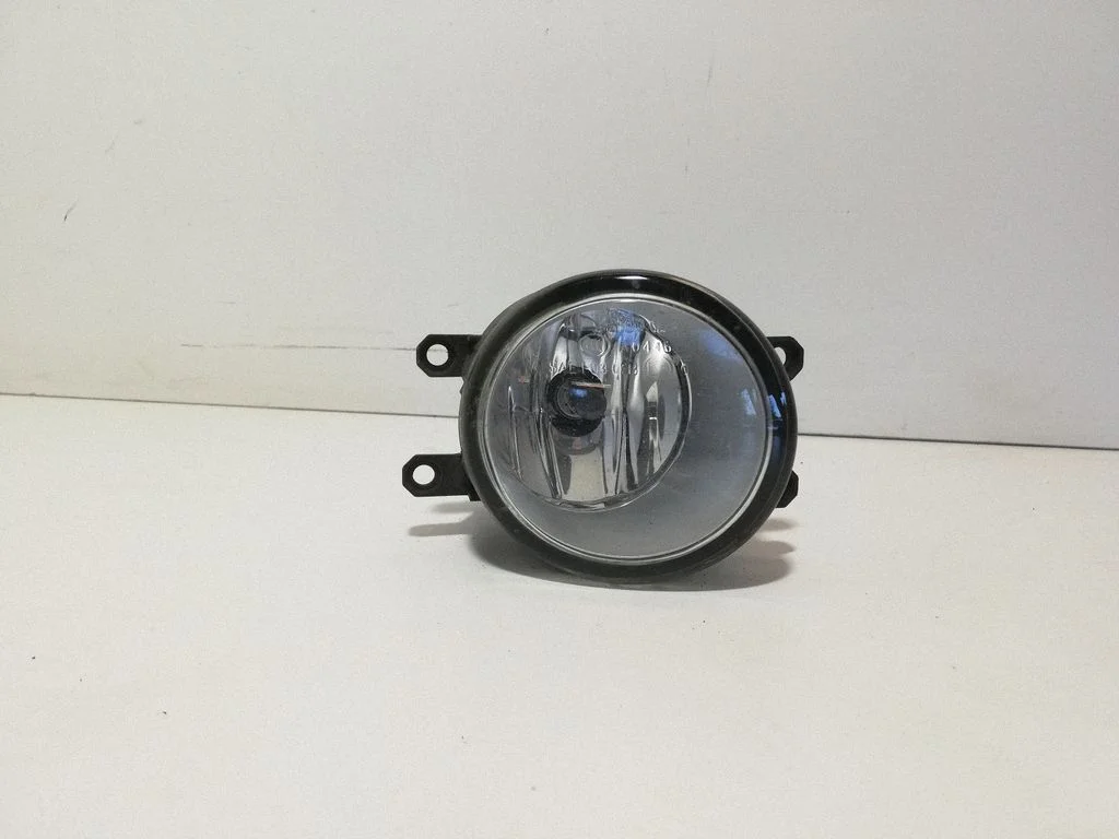 Front fog light – Toyota Auris 150 (2006-2012)