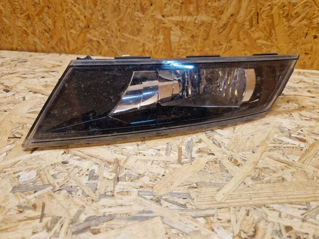 Front fog light – Skoda Superb B8 (3V) (2015-2024)