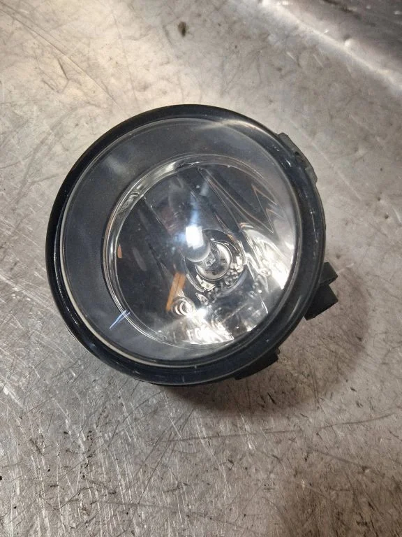 Priekšējais miglas lukturis 261508990B