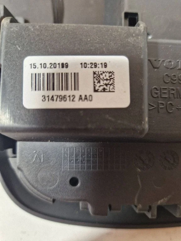 Lampka przednich siedzeń 31479612AA0