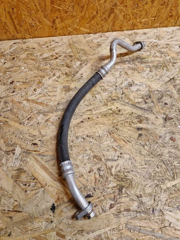 Air conditioning (A/C) pipe/hose 924804ED0B
