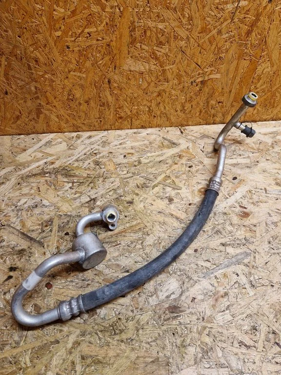 Air conditioning (A/C) pipe/hose – Volvo V40 (2012-2019)
