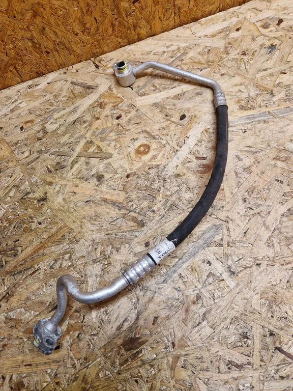 Air conditioning (A/C) pipe/hose – Volvo V40 (2012-2019)