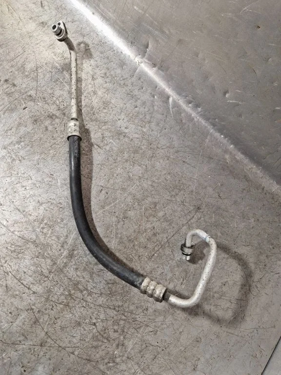 Air conditioning (A/C) pipe/hose R134811