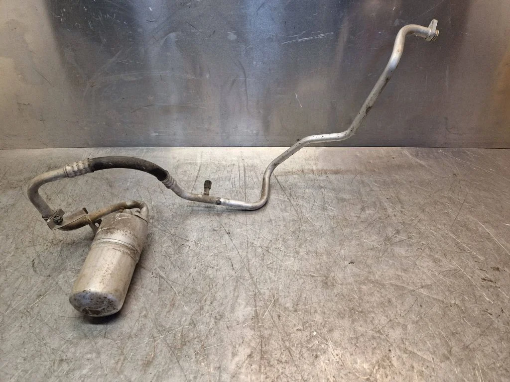 Air conditioning (A/C) pipe/hose – Renault Trafic II (X83) (2001-2014)